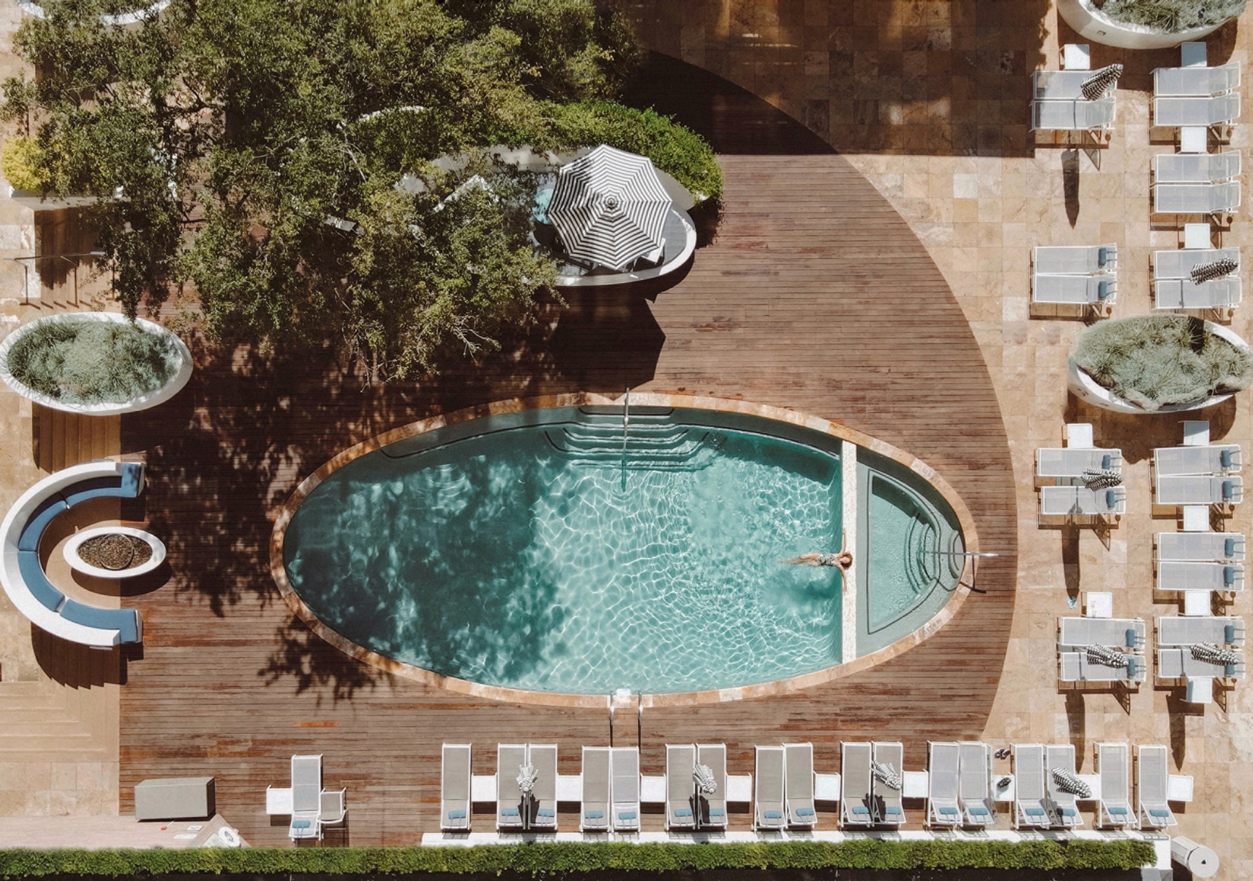 Four Seasons Hotel Houston – Luftaufnahme der Pool-Terrasse