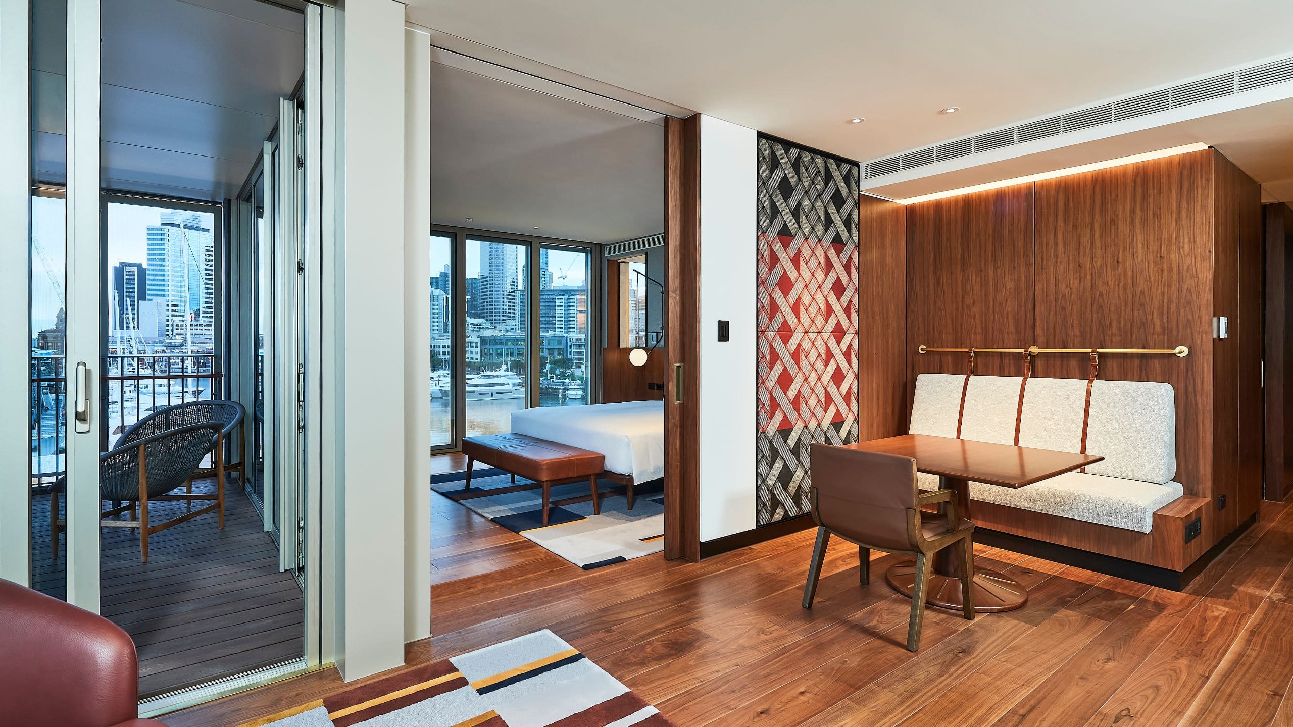 Harbour Suite mit Balkon zur Marina