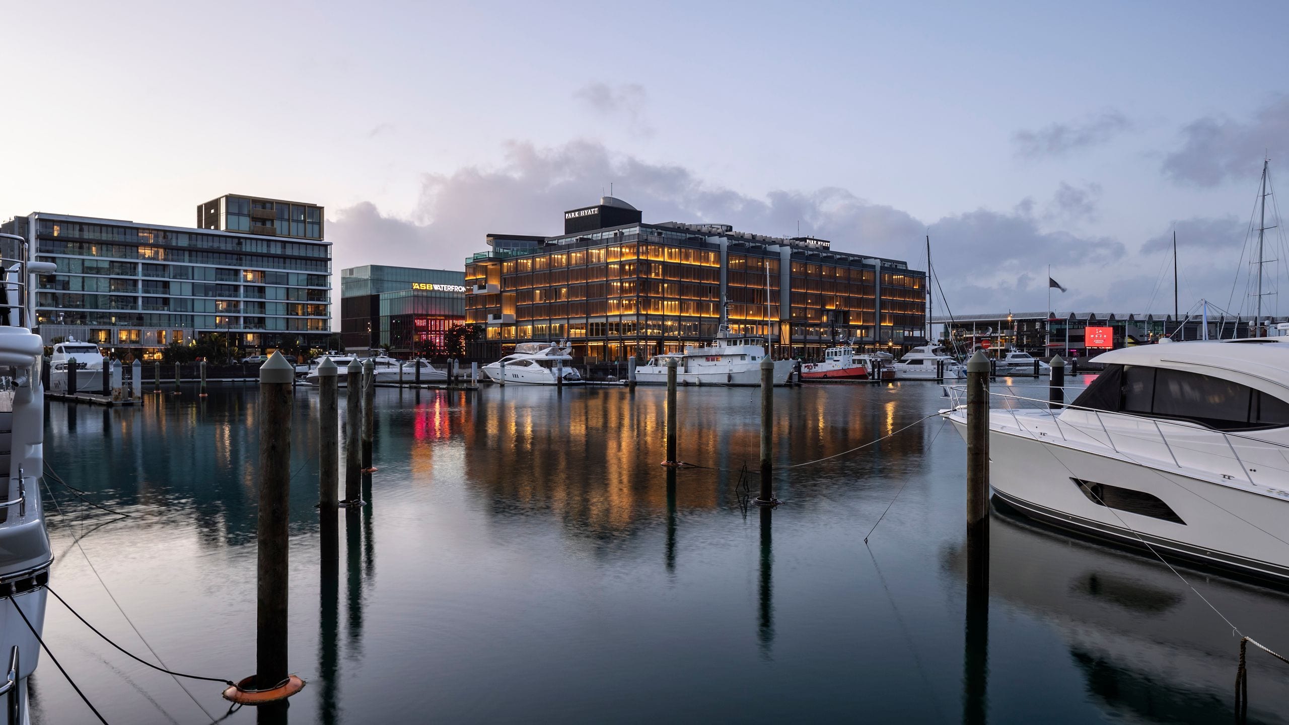 Das Haus über dem Wasser des Viaduct Harbour
