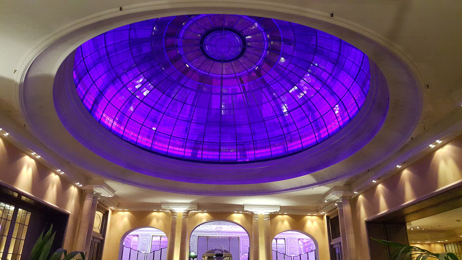 Bayerischer Hof, München: Atelier, Falk’s und der Münchner Mittwoch
