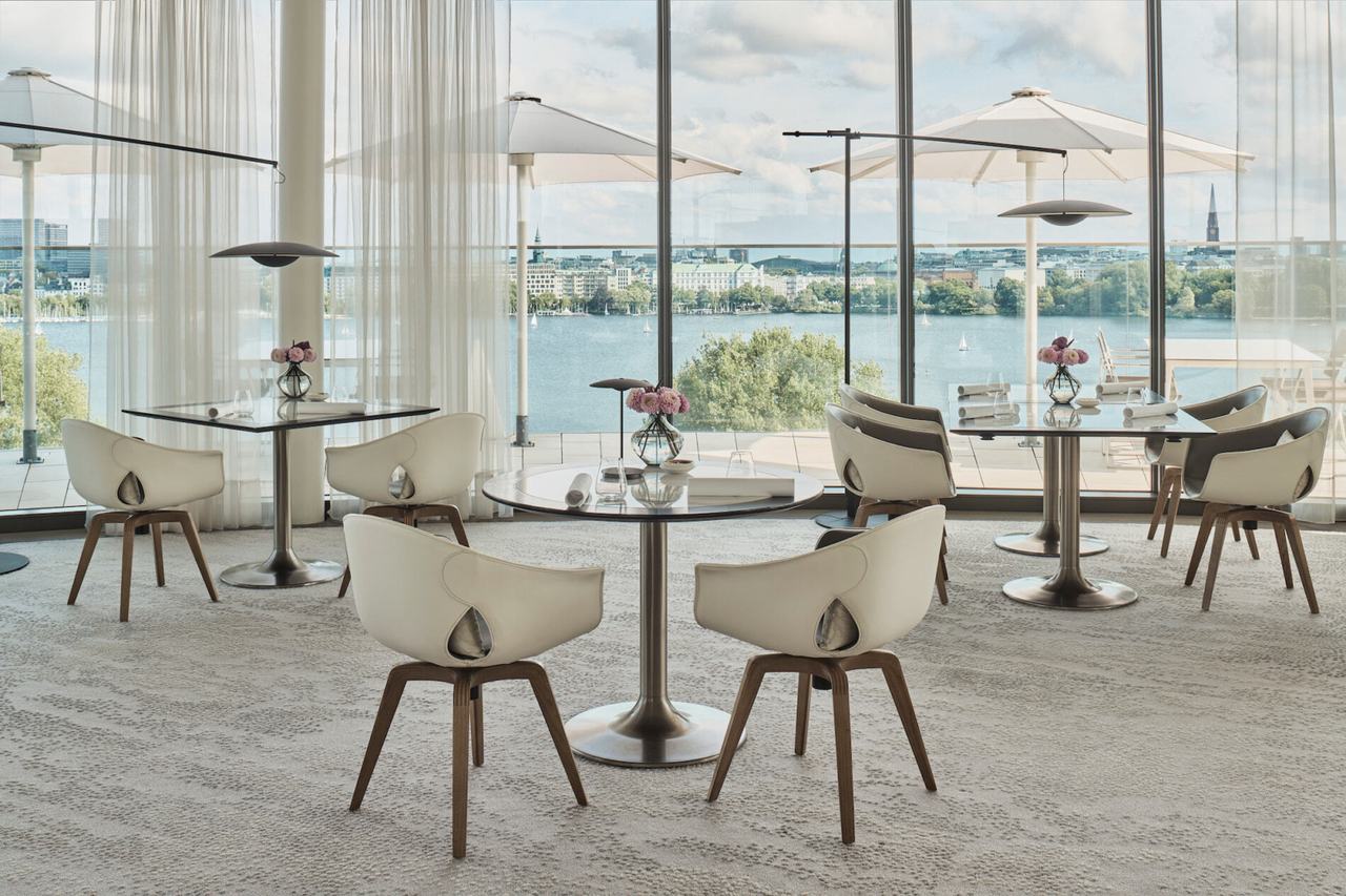 Restaurant Lakeside in der siebten Etage, Blick über die Außenalster