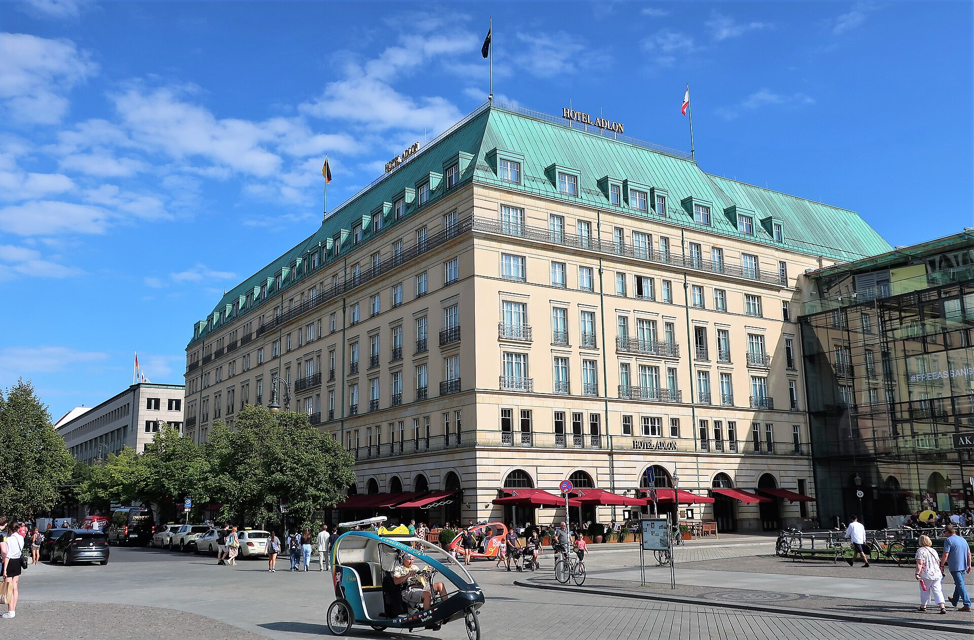 Hotel Adlon Kempinski, Berlin: Wenn man am Pariser Platz frühstückt