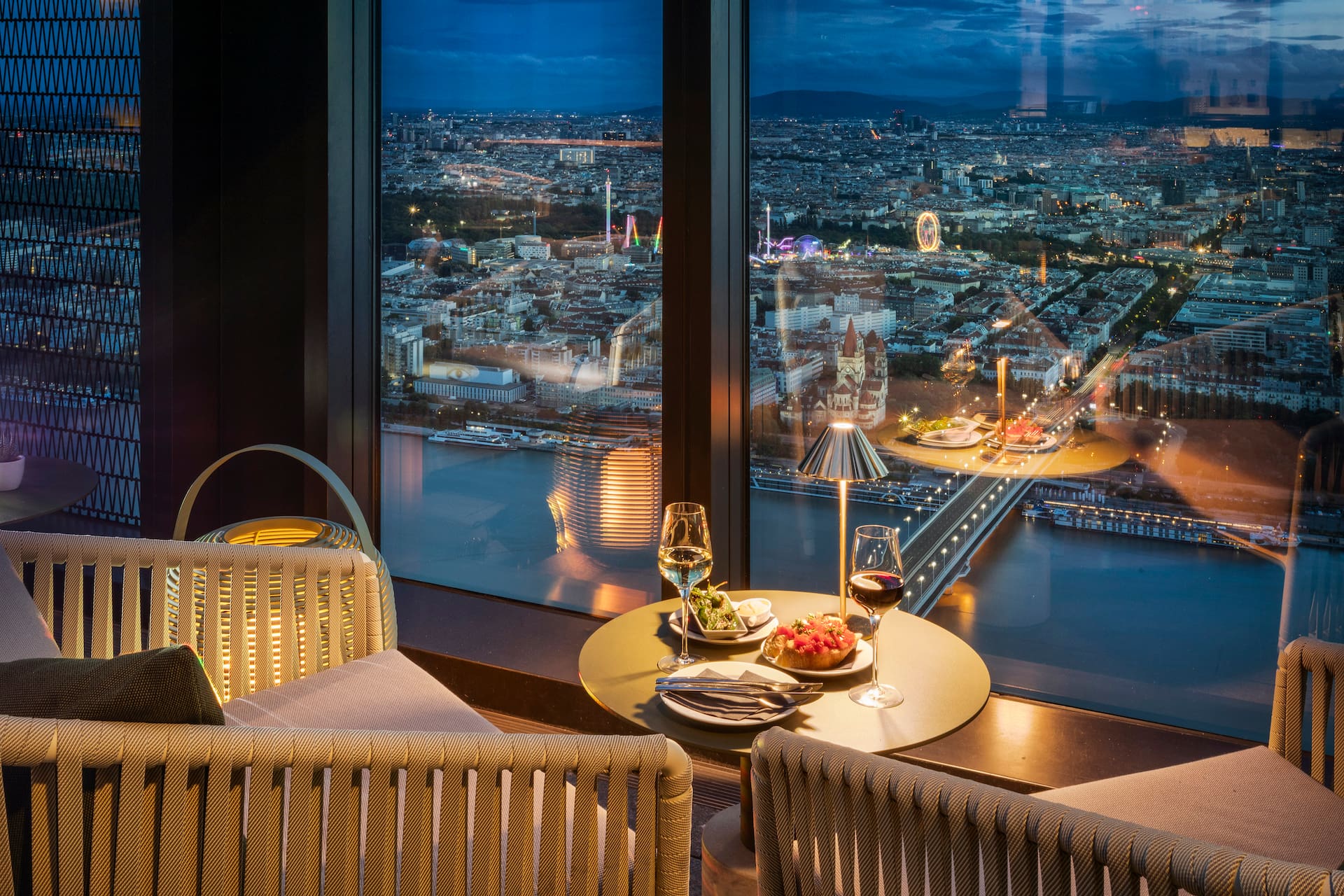 Meliá Vienna: Wien von ganz oben – das Designhotel im DC Tower