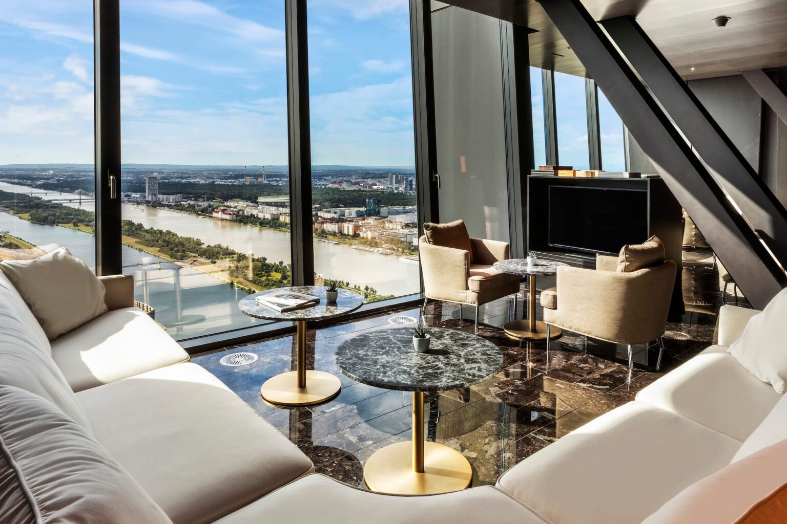 The Level Lounge im 57. Stock