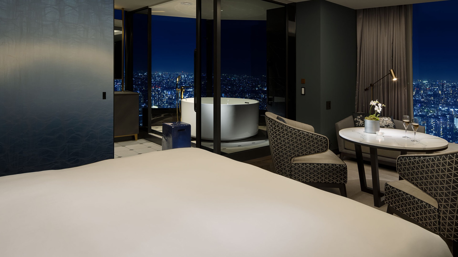 Junior Corner Suite King mit frei stehender Wanne am Fenster