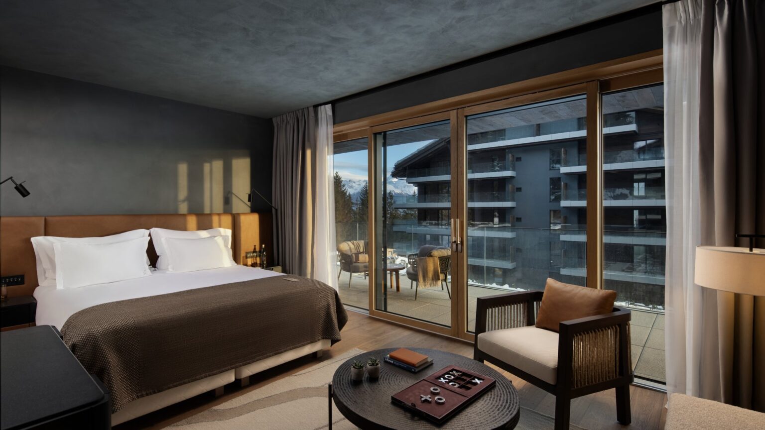 Six Senses Crans-Montana – Terrace Suite mit Alpenblick