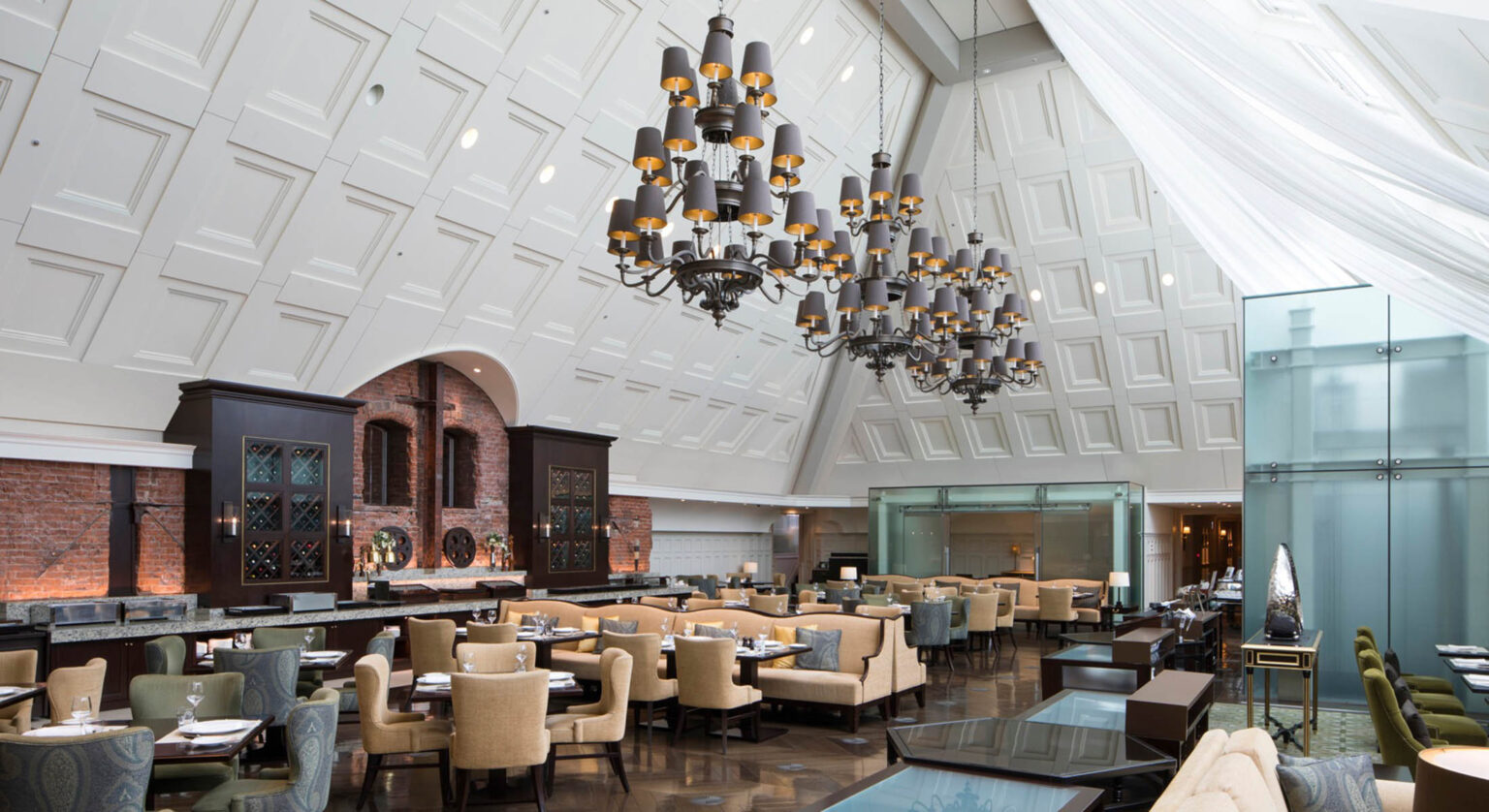 The Atrium: Frühstückslounge unter dem Dach des Bahnhofs