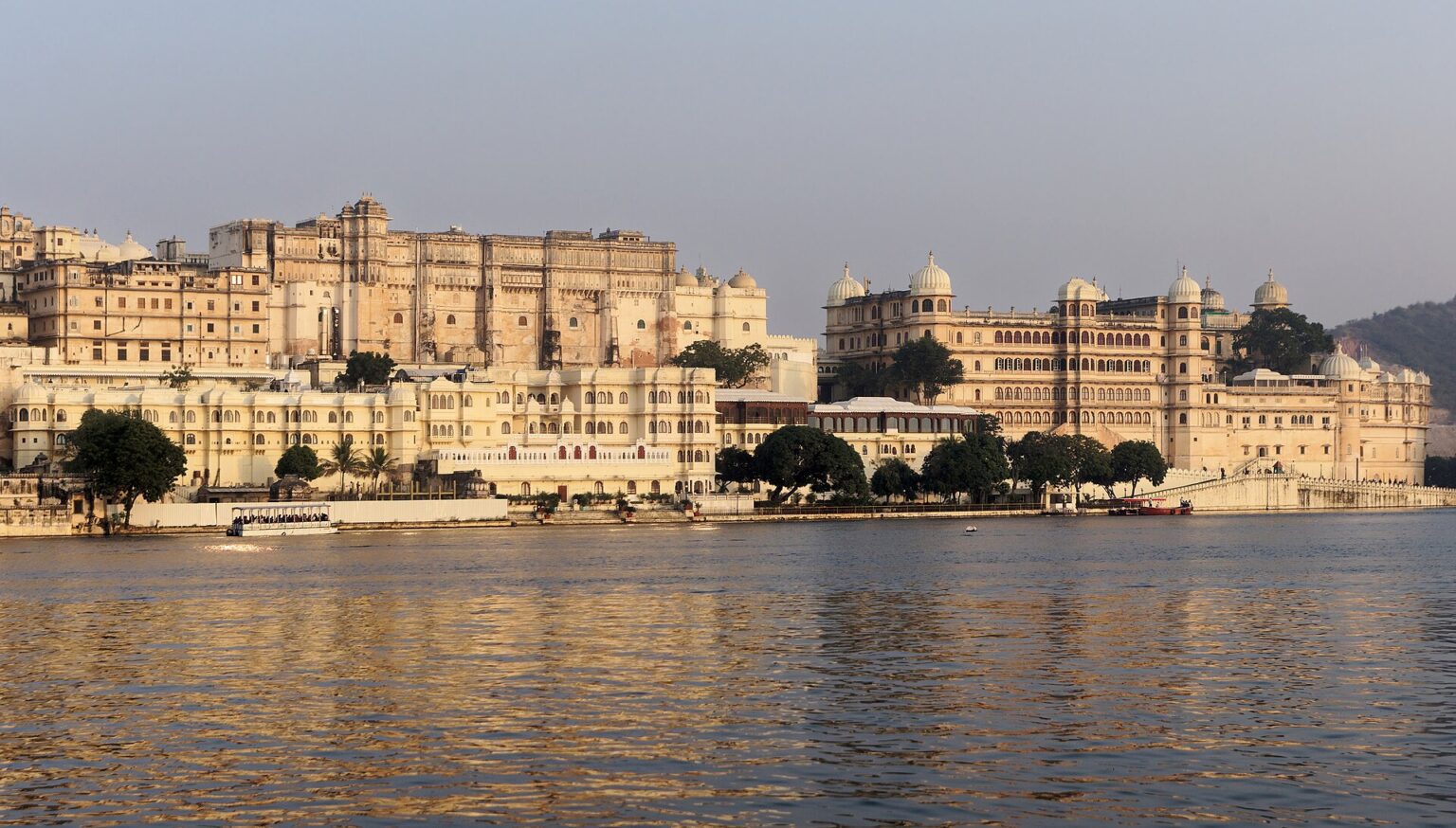 Der City Palace im Abendlicht