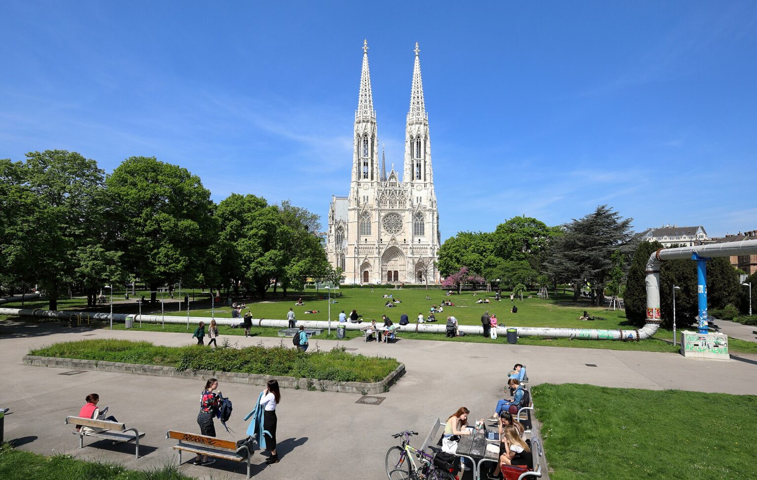 Votivkirche und Sigmund-Freud-Park, wenige Gehminuten vom Hotel